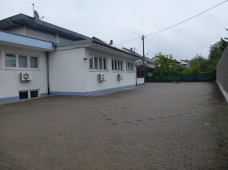 Der Parkplatz in seinem ursprünglichen Grau